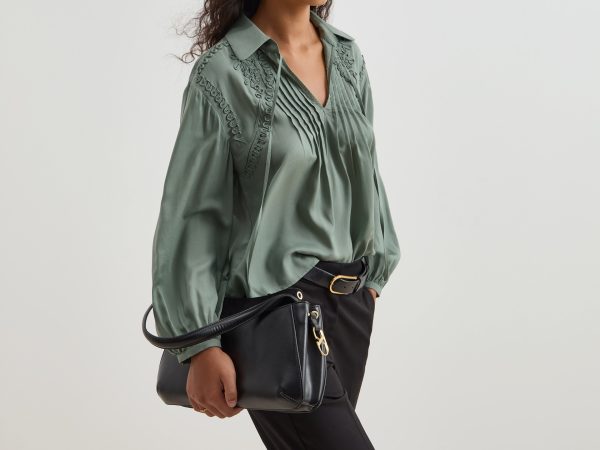 DECENIO - Blusa com bordado de manga comprida