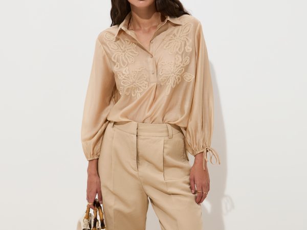 DECENIO - Blusa com bordado floral