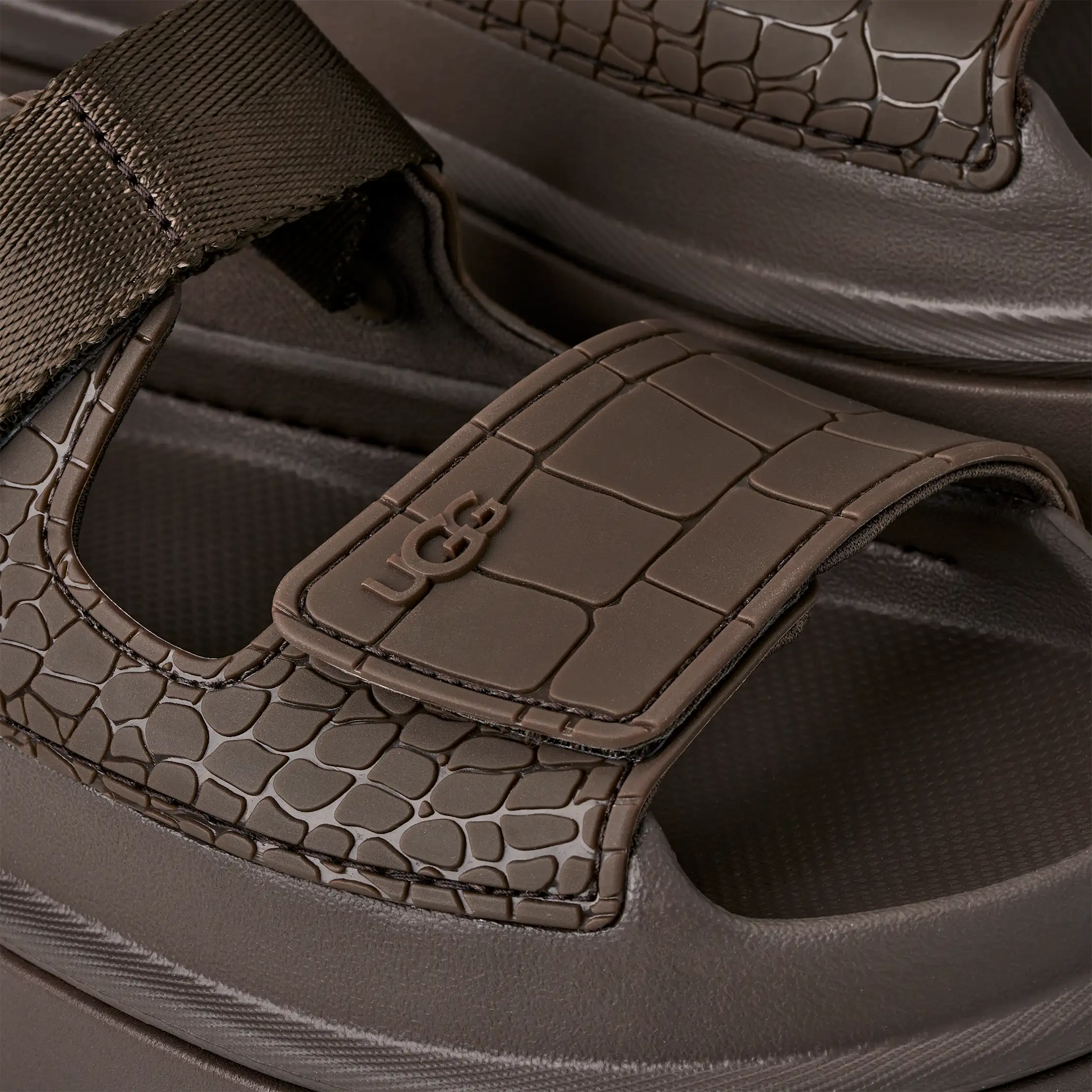 UGG - Sandália - GoldenGlow Embossed - Image 2