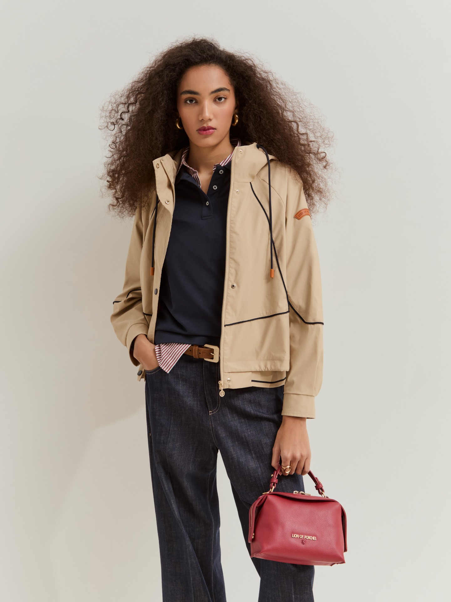 LION OF PORCHES - Blusão curto com capuz