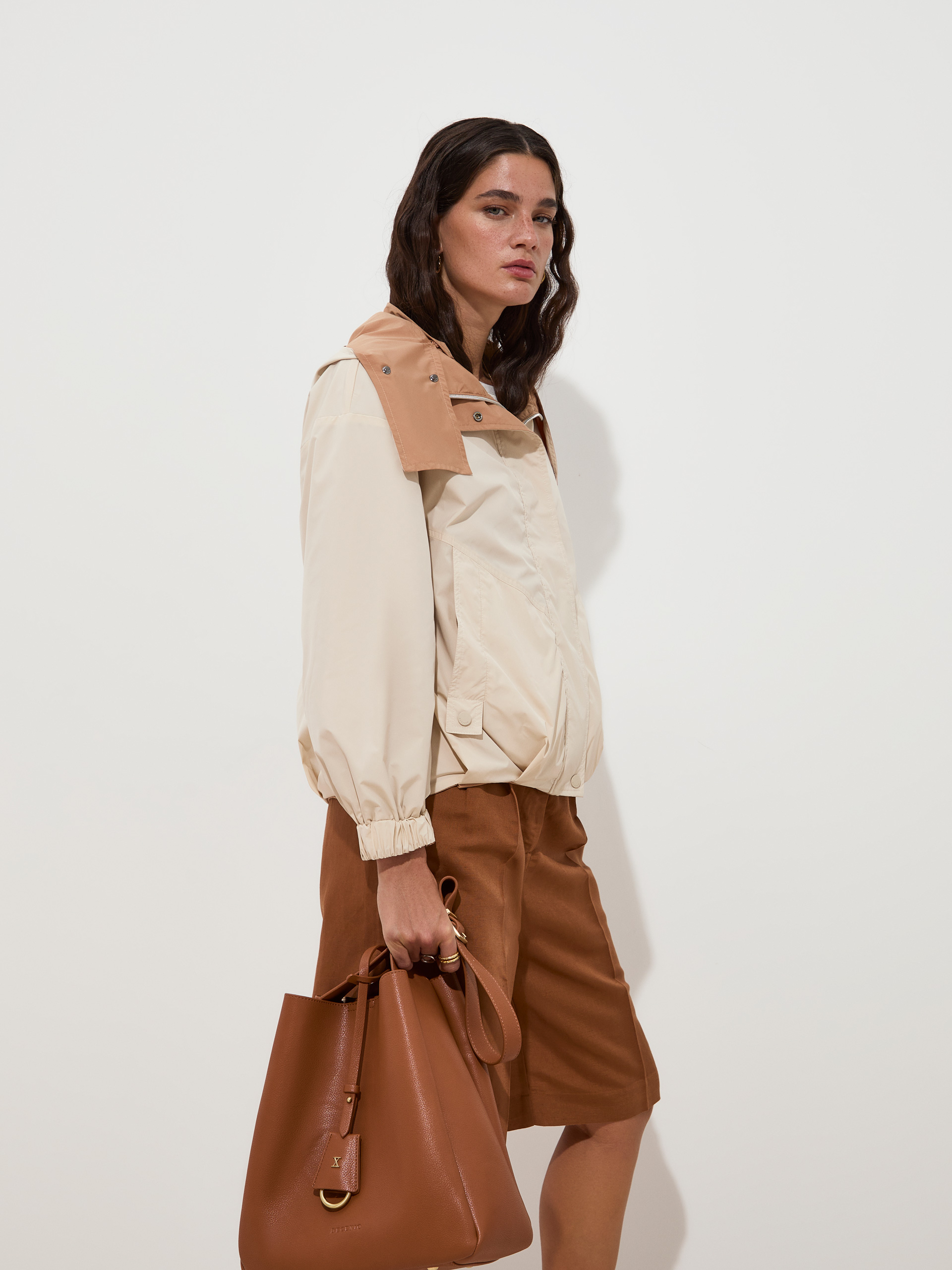 DECENIO - Blusão reversível em duas cores com capuz - Image 5