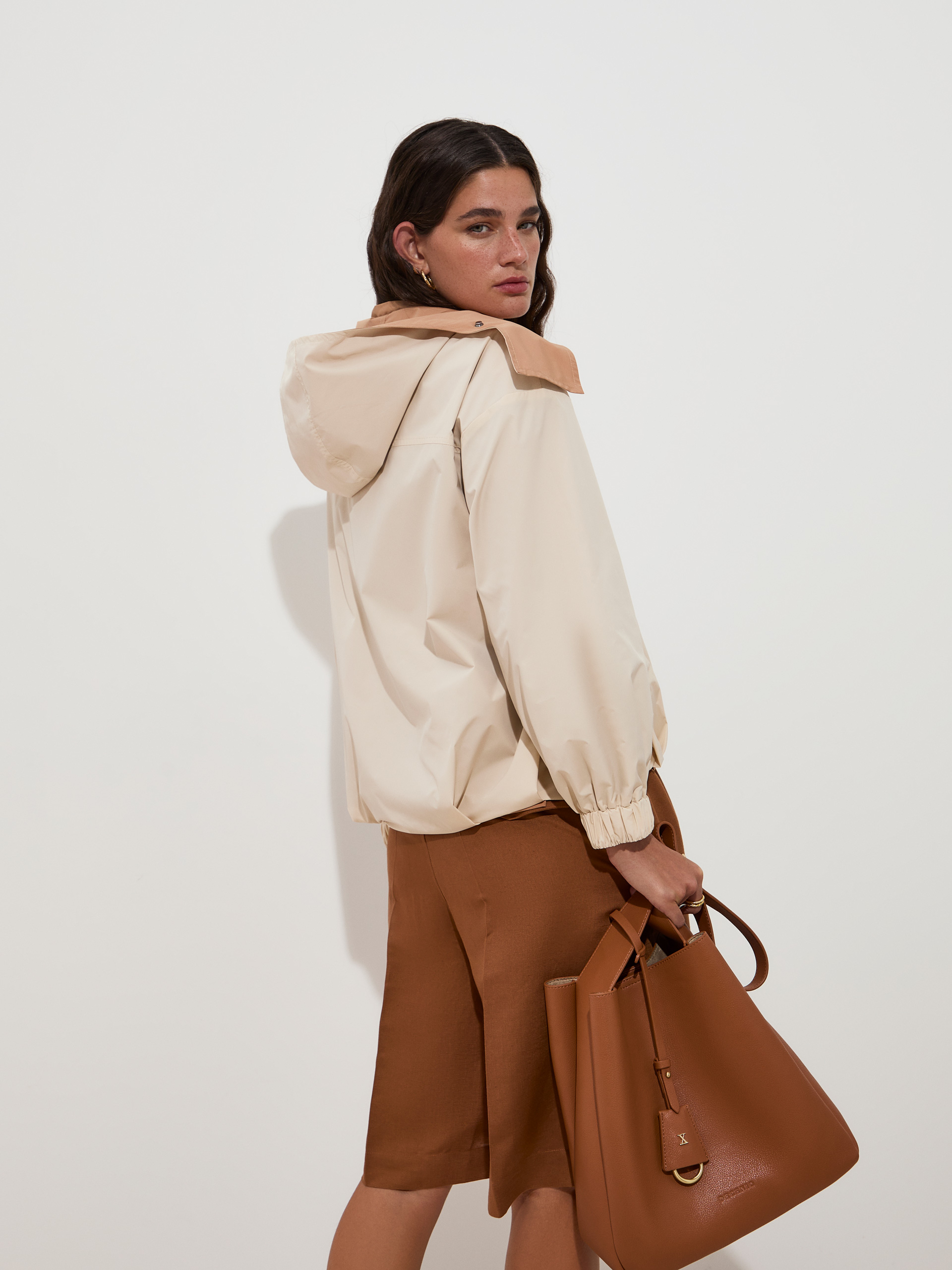 DECENIO - Blusão reversível em duas cores com capuz - Image 6